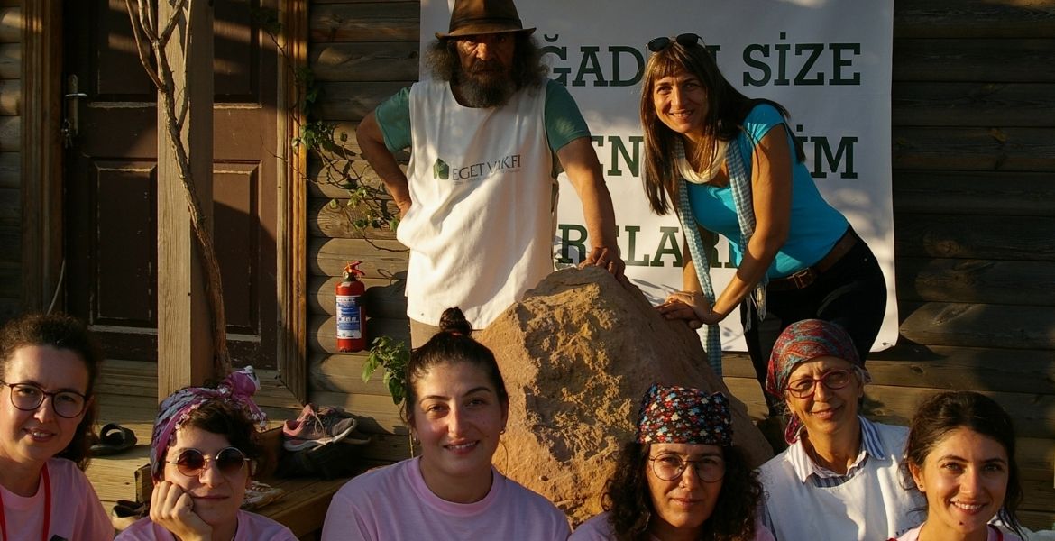 ‘KARA ELMAS’ OLARAK ADLANDIRILAN TRÜF MANTARI, MUĞLA’DAKİ DAR GELİRLİ ÖĞRENCİLERİN EĞİTİMİ İÇİN YETİŞTİRİLMEYE BAŞLANDI. (DHA)