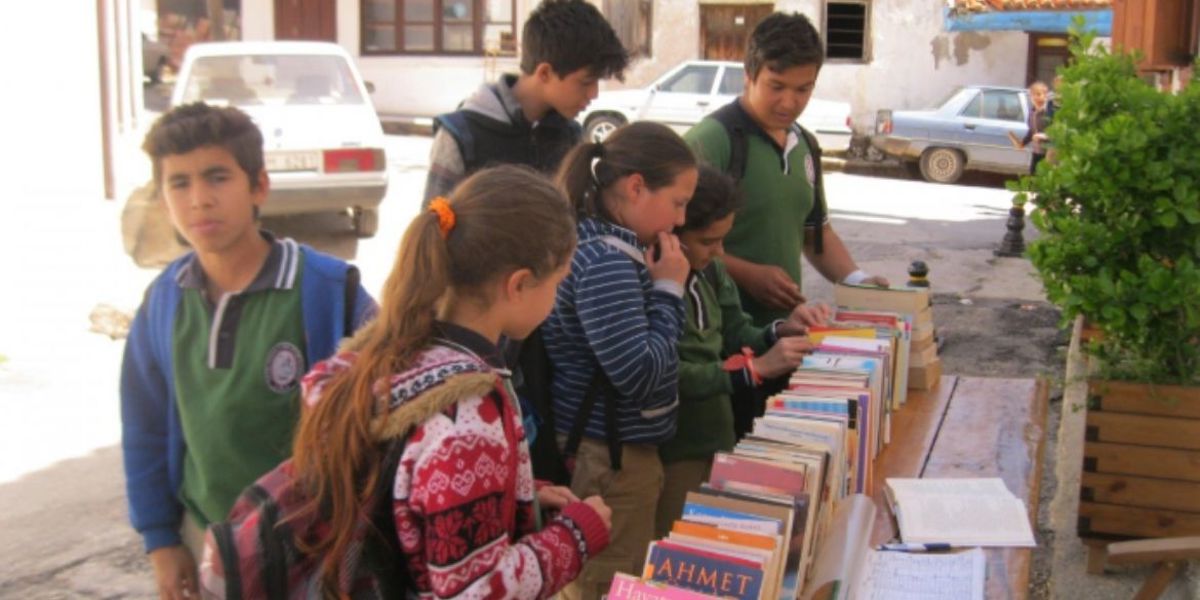 OKUTTURAN, YAZDIRAN, RESİM YAPTIRAN PROJE