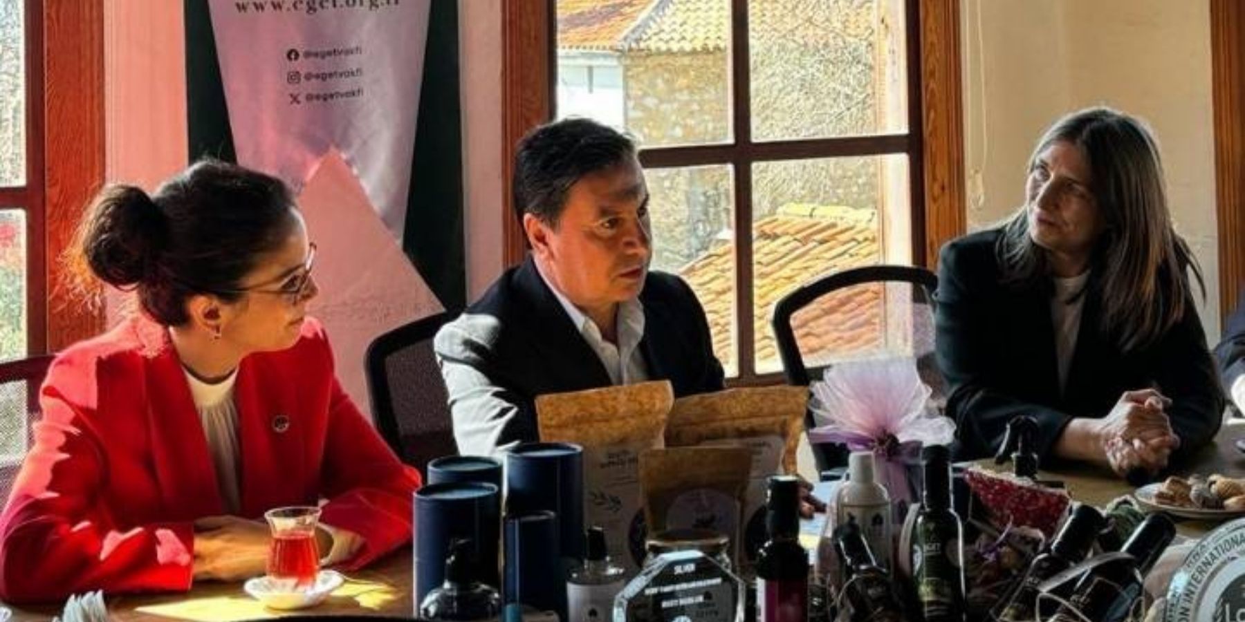 MUĞLA MENTEŞE BAŞKAN ADAYI SAYIN GONCA KÖKSAL VE MUĞLA BÜYÜKŞEHİR BAŞKAN ADAYI SAYIN AHMET ARAS VAKFIMIZI ZİYARET ETTİLER