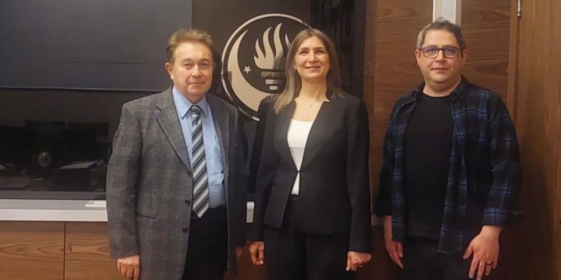 YÖNETİM KURULU BAŞKANIMIZ ÖZLEM UZMAN, TED ÜNİVERSİTESİ REKTÖRÜ PROF. DR. İHSAN SABUNCUOĞLU’NU MAKAMINDA ZİYARET ETTİ